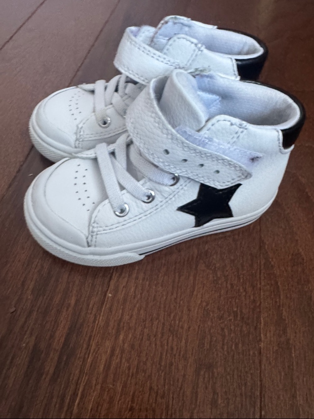 Footmates Kids White High-Top Sneakers with Black Star Accent